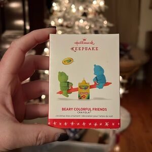 2016 Hallmark Keepsake "Beary colorful friends" Christmas tree ornament